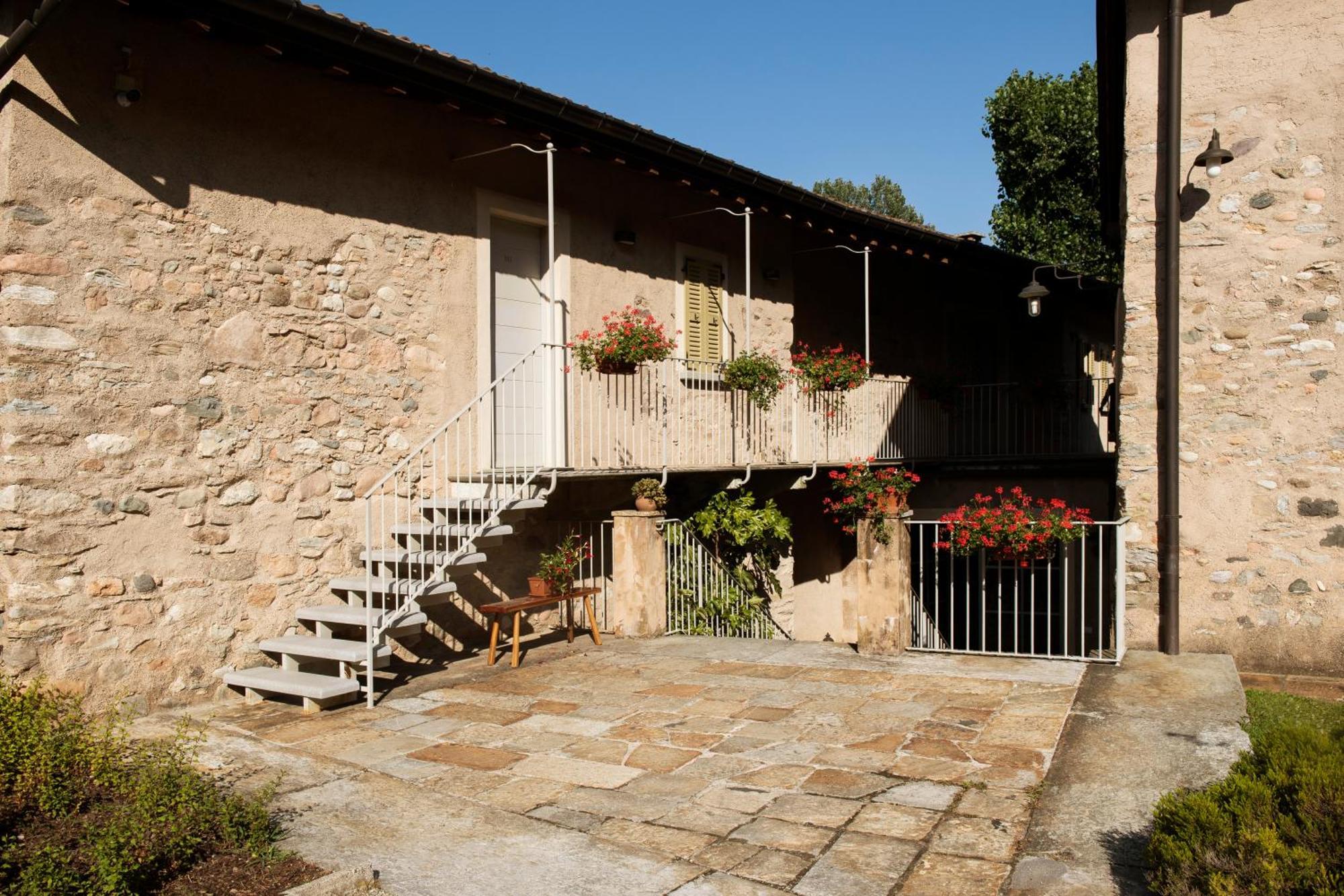Locanda Ca Dei Santi Induno Olona ภายนอก รูปภาพ